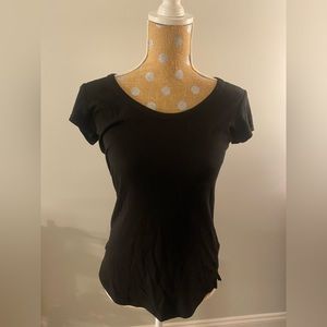 Basic black tee, never worn in great condition